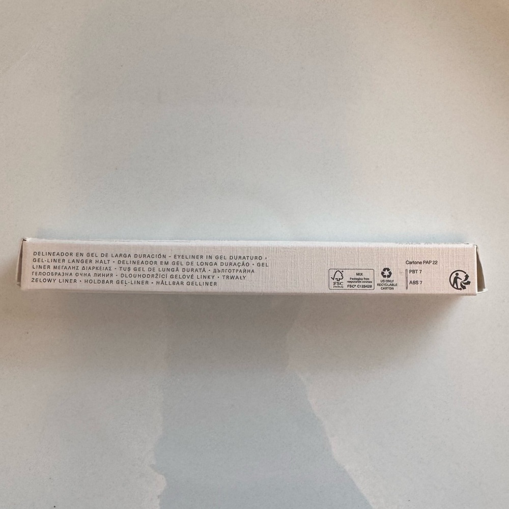 Rare Beauty Perfect Strokes Longwear & Waterproof
Gel Eyeliner in True Brown - Picture 8 of 10
